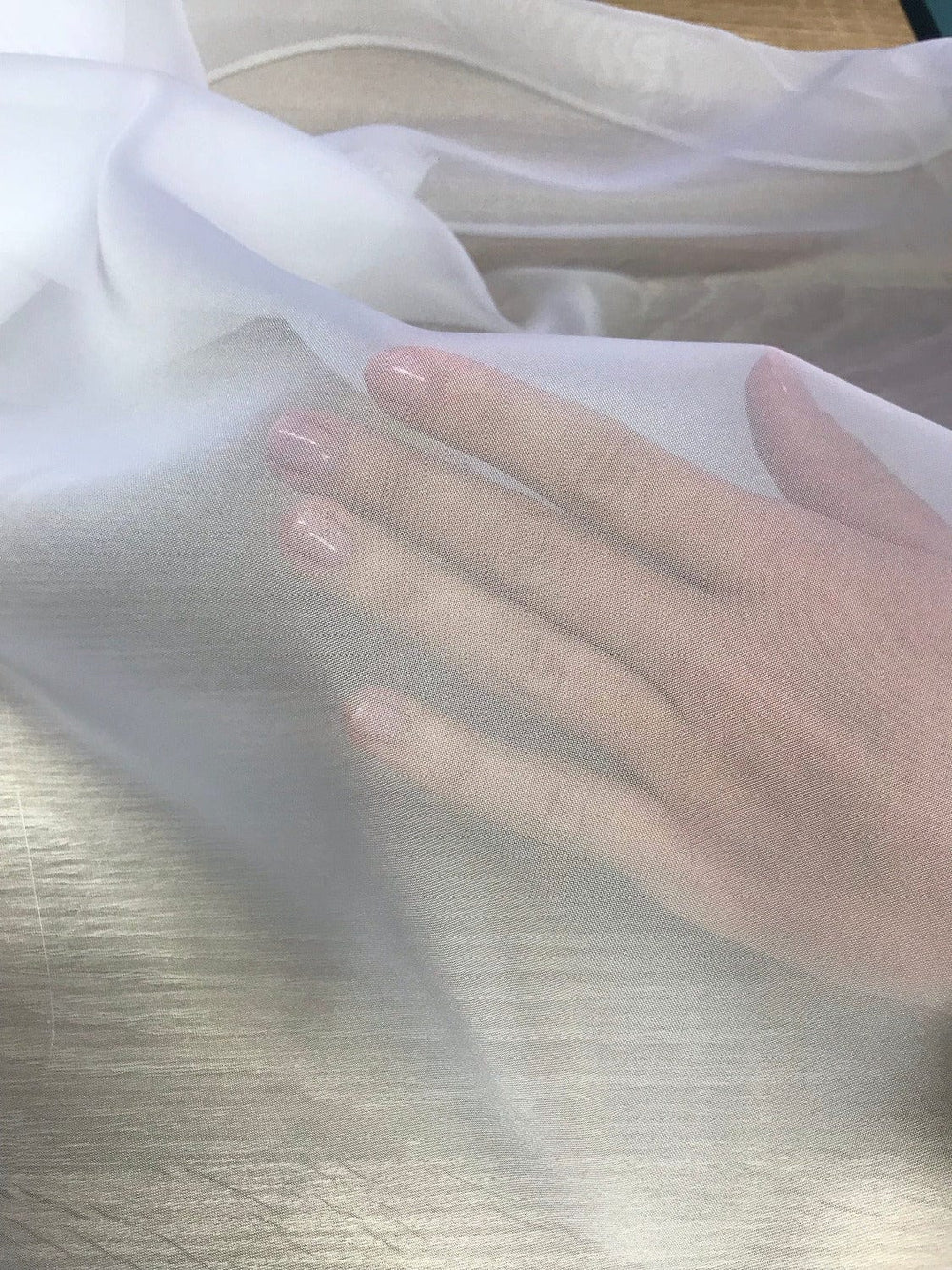 Aizkaru tills baltā krāsā pēc saviem izmēriem Tapetenshop.lv