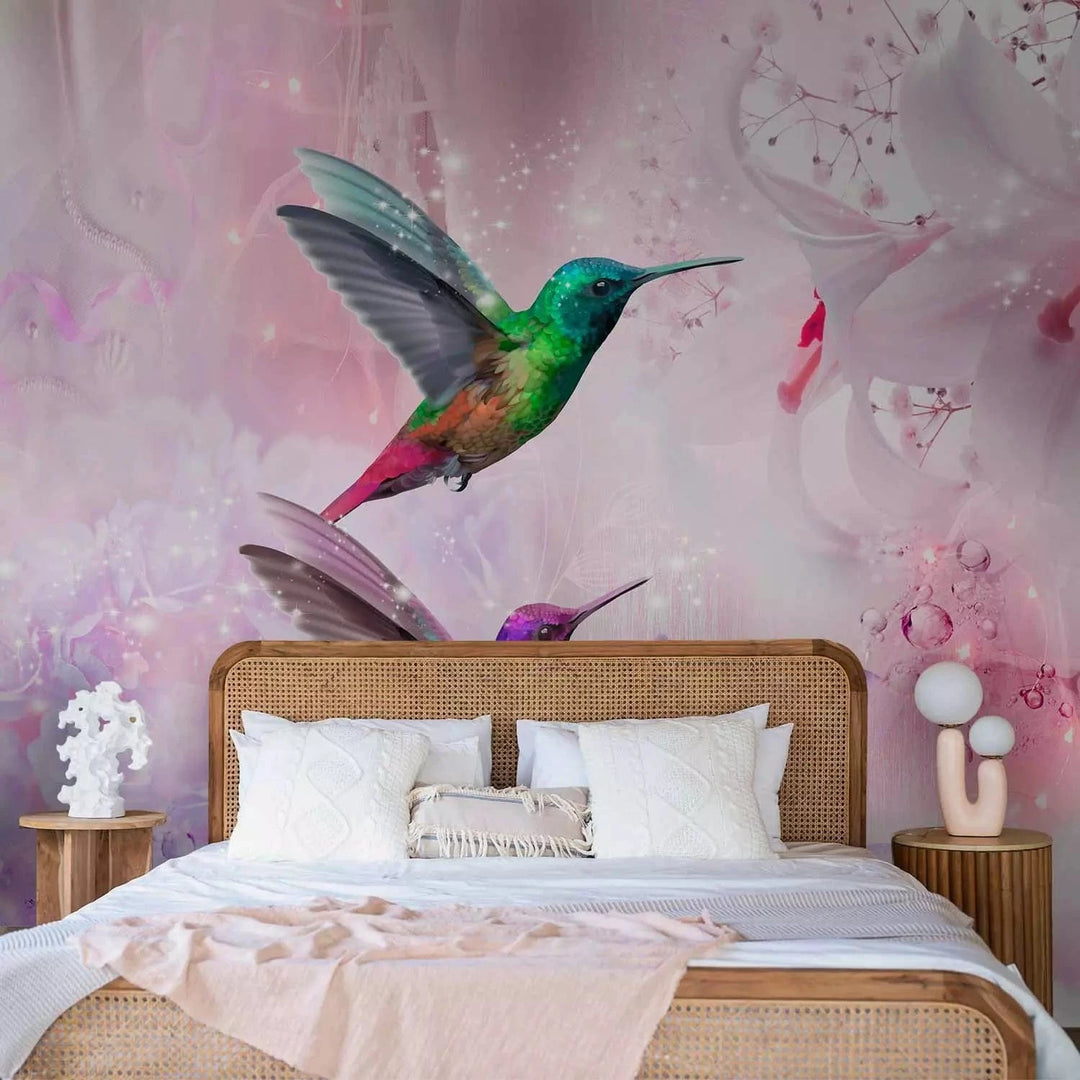 Fototapetes -  Krāsaini kolibri  - rozā kompozīcija ar lilijām G-ART