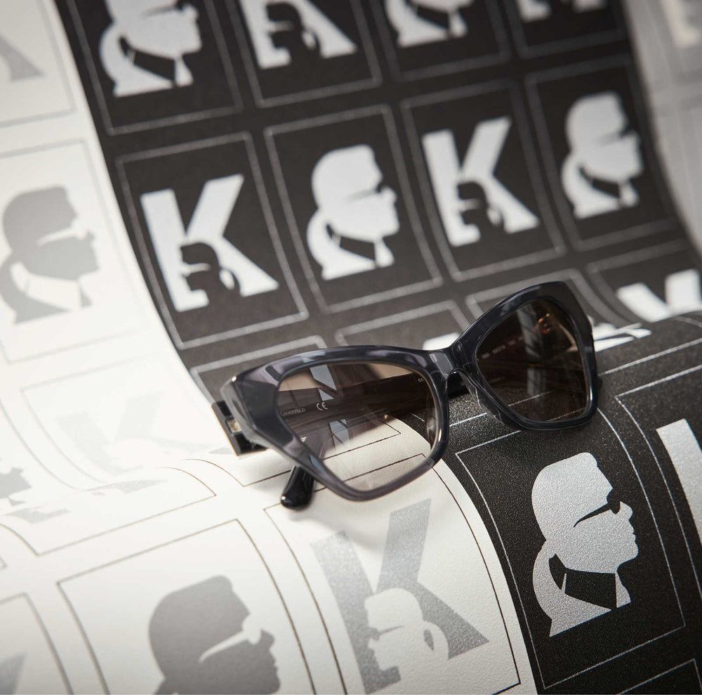 Karl LAGERFELD tapetes ar profila rakstu - melnas 378423 AS Creation