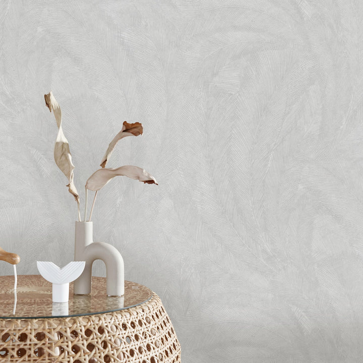 Tapetes ar elegantām un nedaudz spīdīgam lapām,  gaiši pelēkā krāsā - 3776117