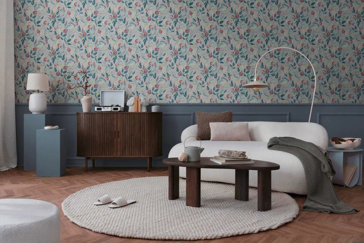 Tapetes pasteļtoņos ar eksotiskiem ziediem uz maigi zila fona - zils, rozā, rozā - 3010135