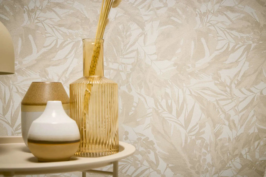 Wallpaper with palm tree motif in soft shades with light texture - beige, cream - 3010147