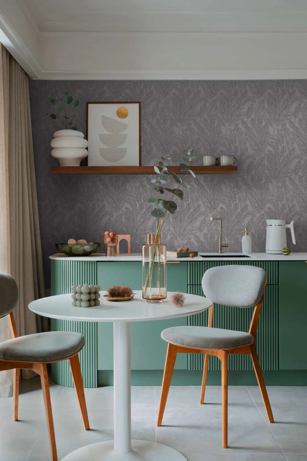 Viegli teksturētas neaustas tapetes ar delikātu mirdzošu lapu dizainu pelēkā krāsā - 3010165