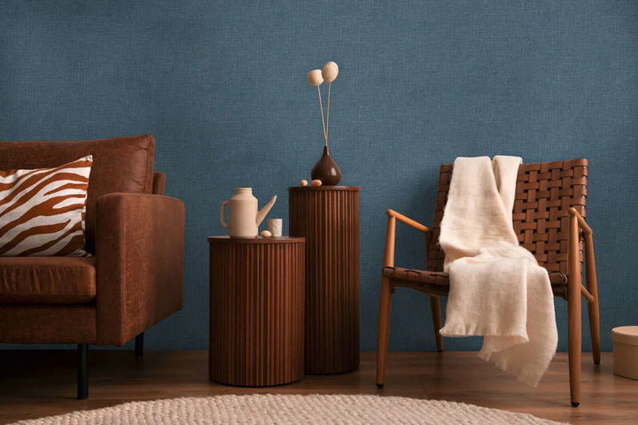 Augstākās kvalitātes neaustas tapetes ar zīdainu, mirdzošu tekstūru | tumši zilā - 3010222