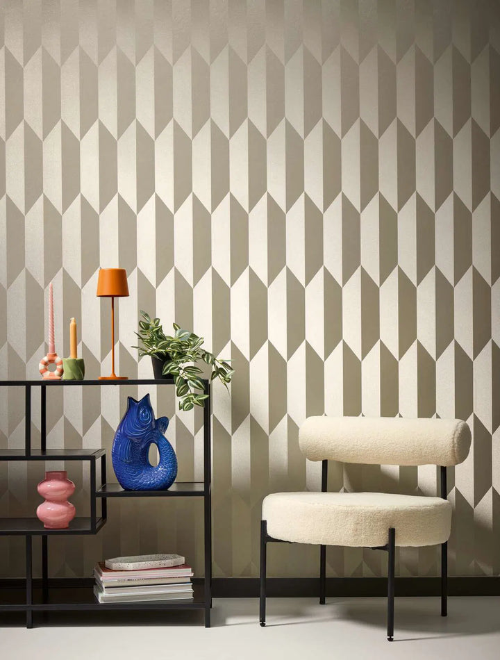 Tapetes ar mirdzošu ģeometrisku rakstu | zeltā krāsā - 3010521