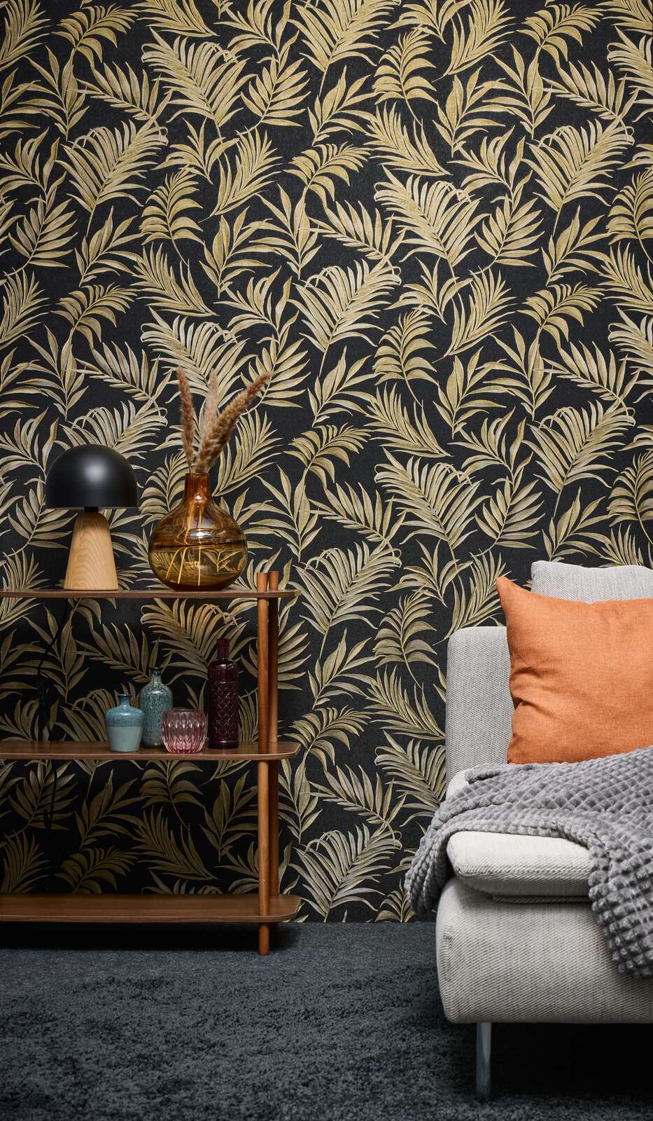Non-woven wallpaper with delicate tropical motif | black, gold - 3011056