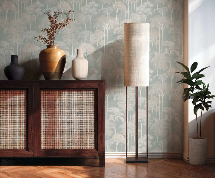 Neaustas tapetes tropiskā stilā ar elegantiem palmu koku motīviem zaļā krāsā - 3012106