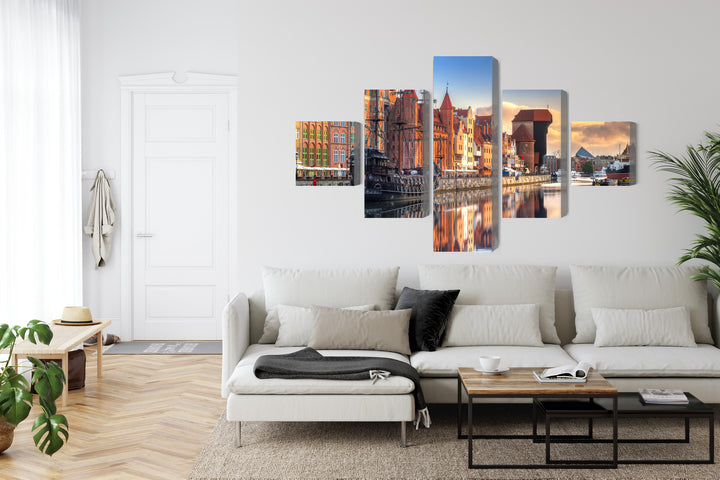 Kanva - Gdaņskas Motława saullēktā, N-2710