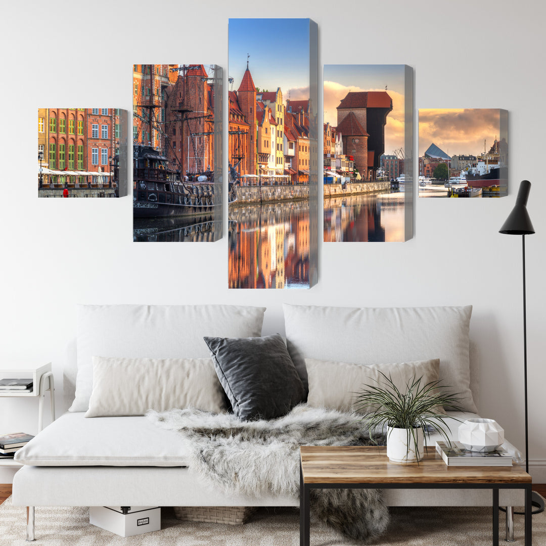 Kanva - Gdaņskas Motława saullēktā, N-2710