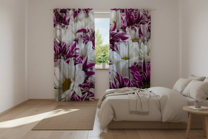 Aizkari ar ziediem - Rudens krizantēmas pušķis - balta, violeta krāsā Tapetenshop.lv