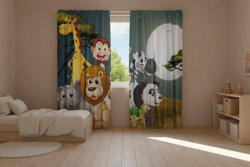 Dienas un nakts aizkari - bērnistabai ar Āfrikas dzīvniekiem - Nakts Āfrikā Tapetenshop.lv