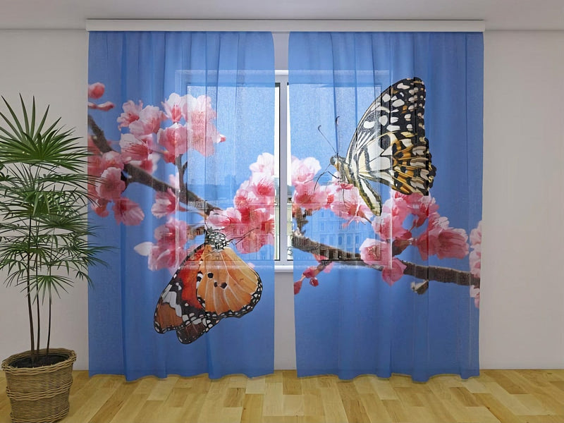 Curtains with butterflies are ideal for the bedroom, giving charm Tapetenshop.lv