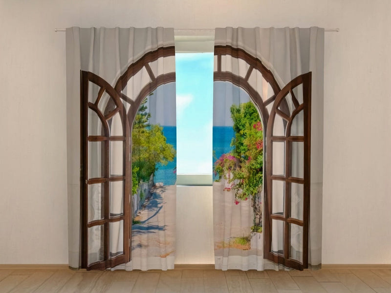 Curtains with a beautiful sea view that gives the room a spaciousness on the Tapetenshop.lv