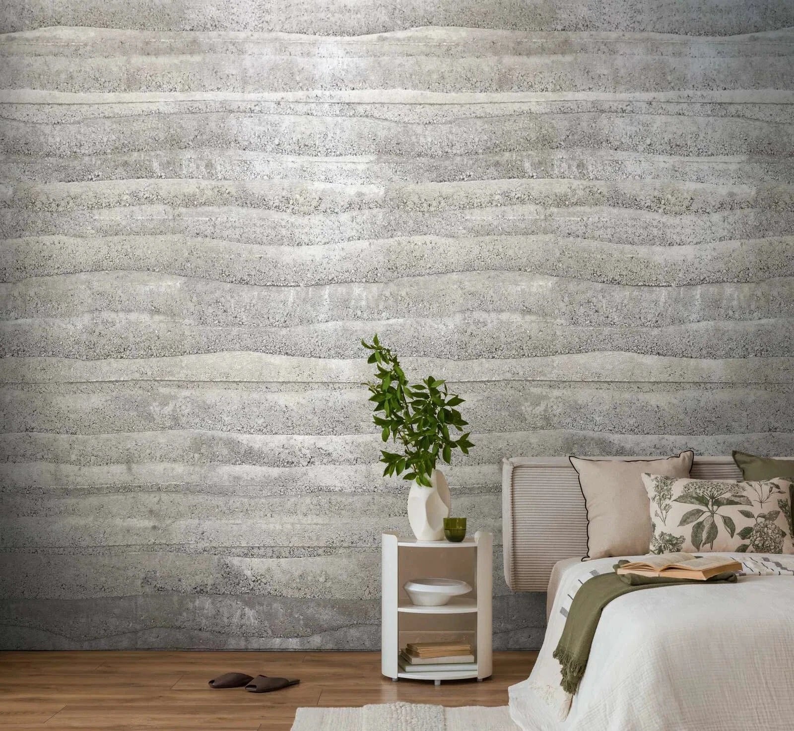 Pelēkas dekoratīvās tapetes ar modernu betona faktūru minimālistiskā viesistabā. SKU: 3013155, AS Creation.