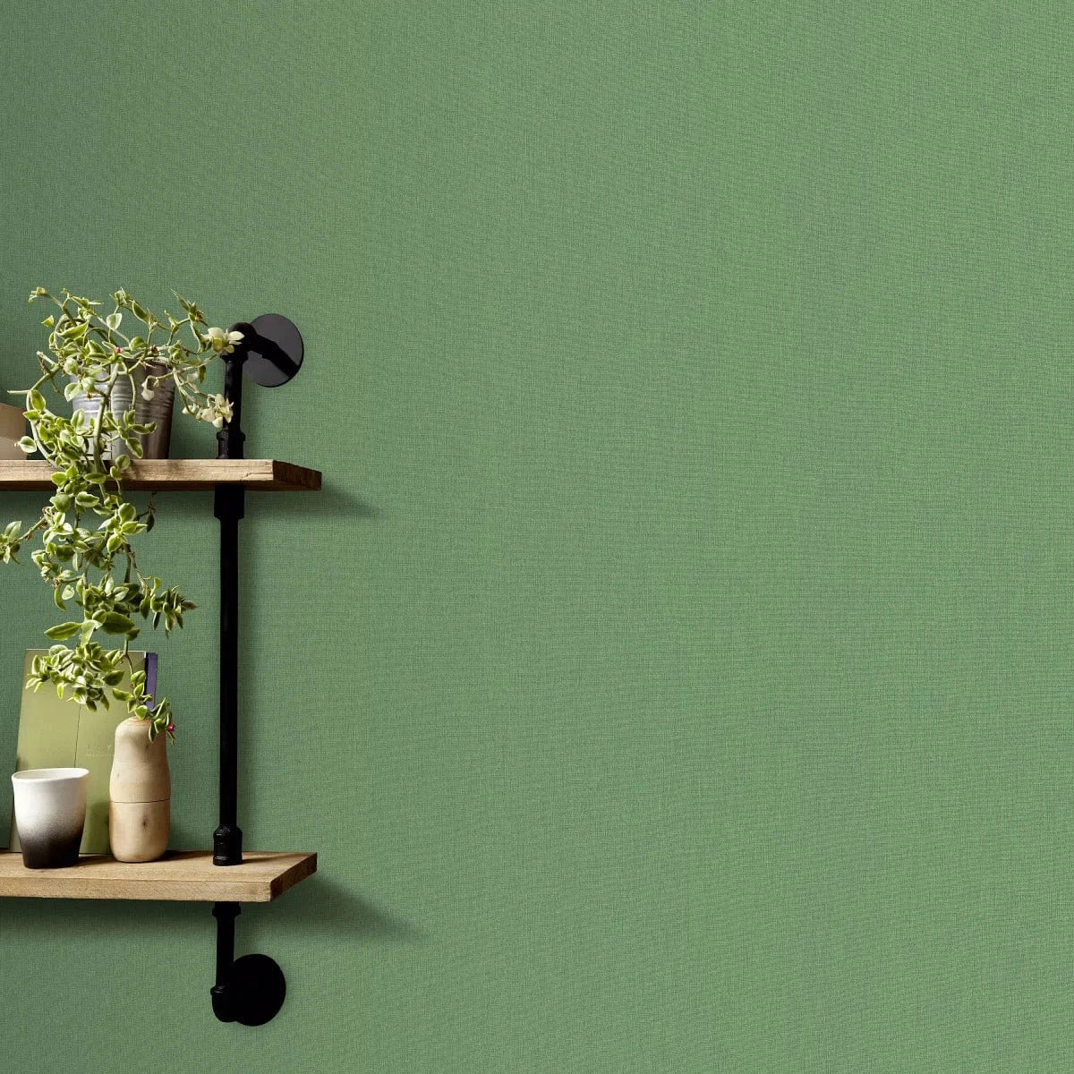 Flizelīna tapetes ar tekstila faktūru košā zaļā krāsā – dzīvotspējīgs un dinamiskais interjers Erismann