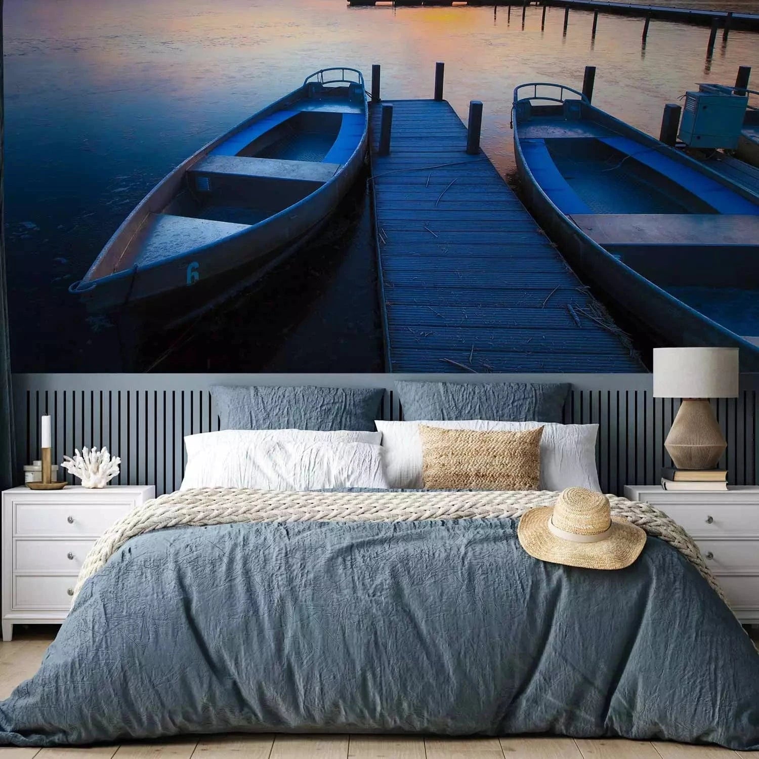 Fototapetes - Ainava ar molu, laivām un mierīgu ūdeni , zilā krāsā G-ART