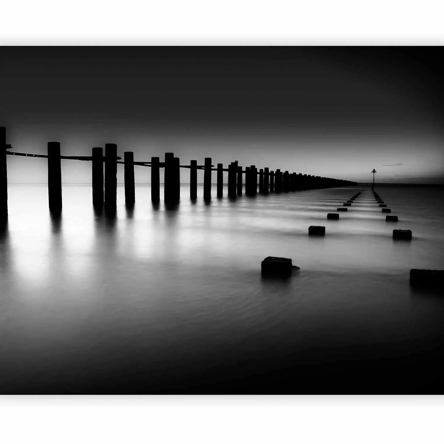 Fototapetes ar jūru - Melnbalta ainava ar mierīgu pludmali - pirkt G-ART