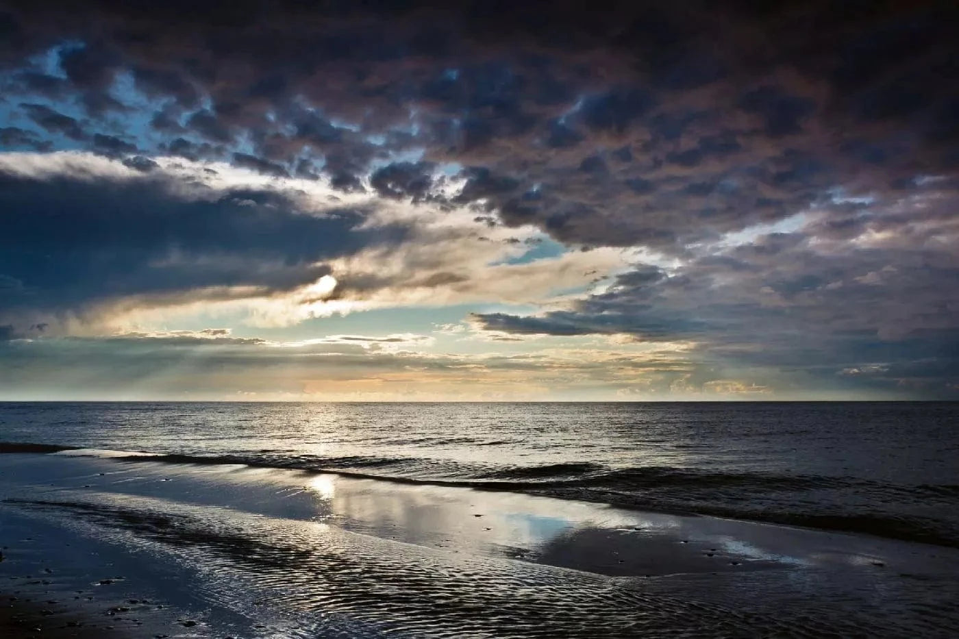 Fototapetes ar pludmali - Debesis tumši zilos toņos, 375x250 cm D-ART