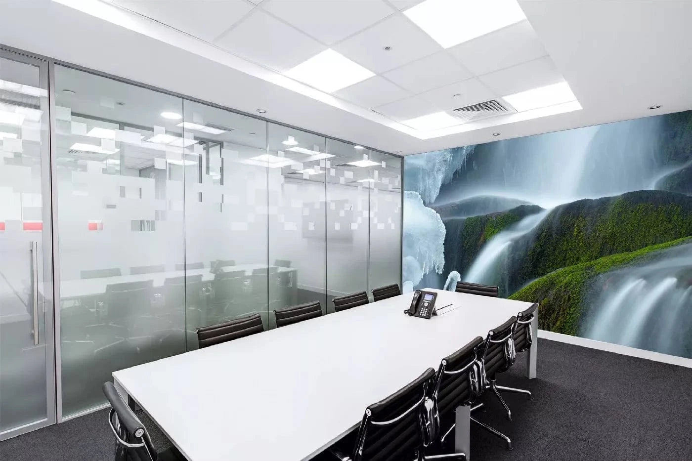 Fototapetes ar ūdenskritumu - Ledains ūdenskritums, zaļa un ledus balta D-ART