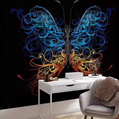 Fototapetes - krāsains tauriņš ar ornamentētiem spārniem uz melna fona G-ART