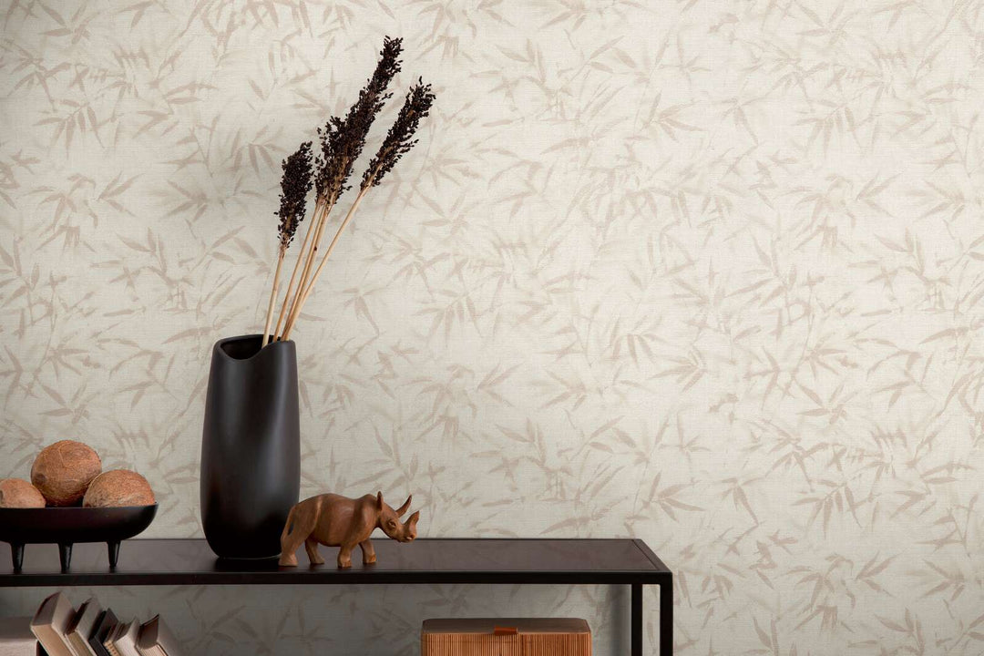 Light beige non-woven wallpaper with a botanical bamboo leaf pattern and slight gloss, 3007675