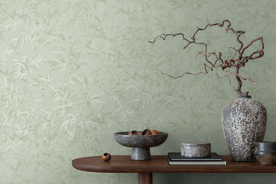 Light gray-green non-woven wallpaper with a bamboo leaf pattern and slight gloss, 3007700