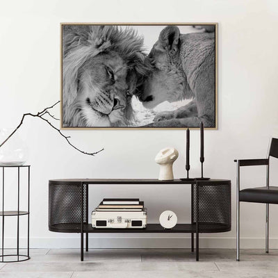 Painting in a wooden frame - Lion's love G ART