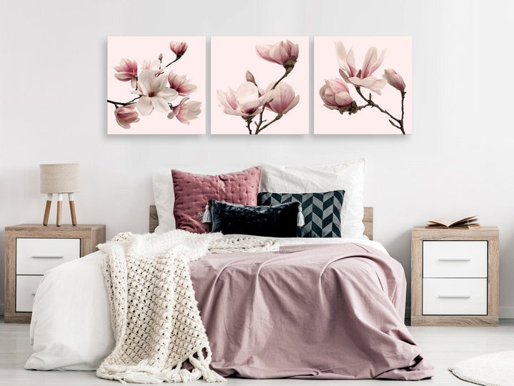 Glezna ar magnoliju uz rozā fona, (x 3), 122780 G-ART