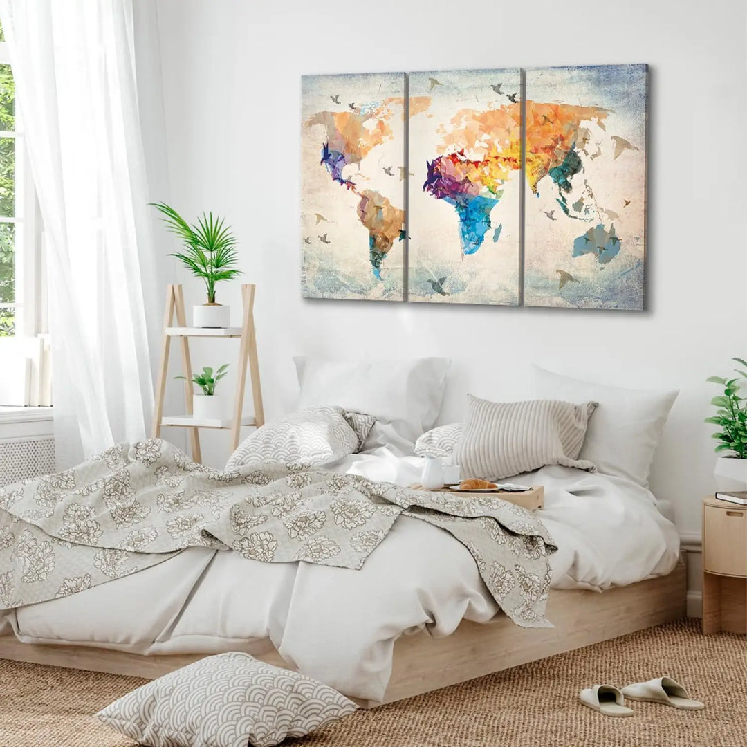 Glezna ar abstrakta pasaules karti gaišos toņos, (triptihs) ART XL