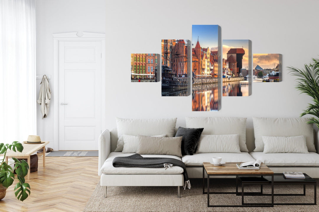 Kanva: Gdaņskas Motława saullēktā X-ART