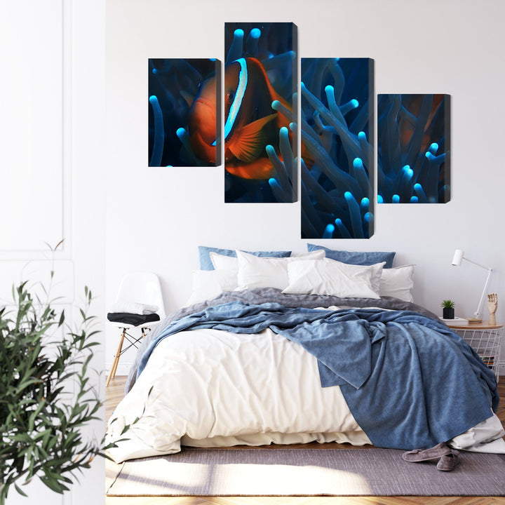 Kanva: Klauna zivs uz tumši zilā fonā X-ART