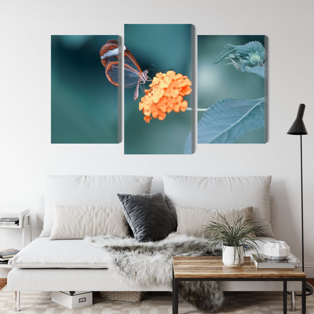 3 daļu kanva: Tauriņš vasaras dārzā, zila X-ART