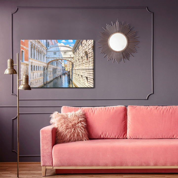 Kanva - Tiltu Venēcijā X-ART