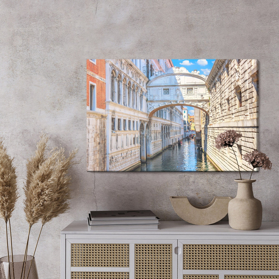 Kanva - Tiltu Venēcijā X-ART