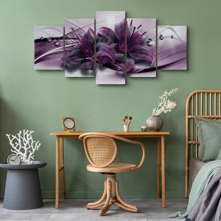 Glezna - Violetā lilija uz abstrakta violeta fona, (x5), 93726 ART XL