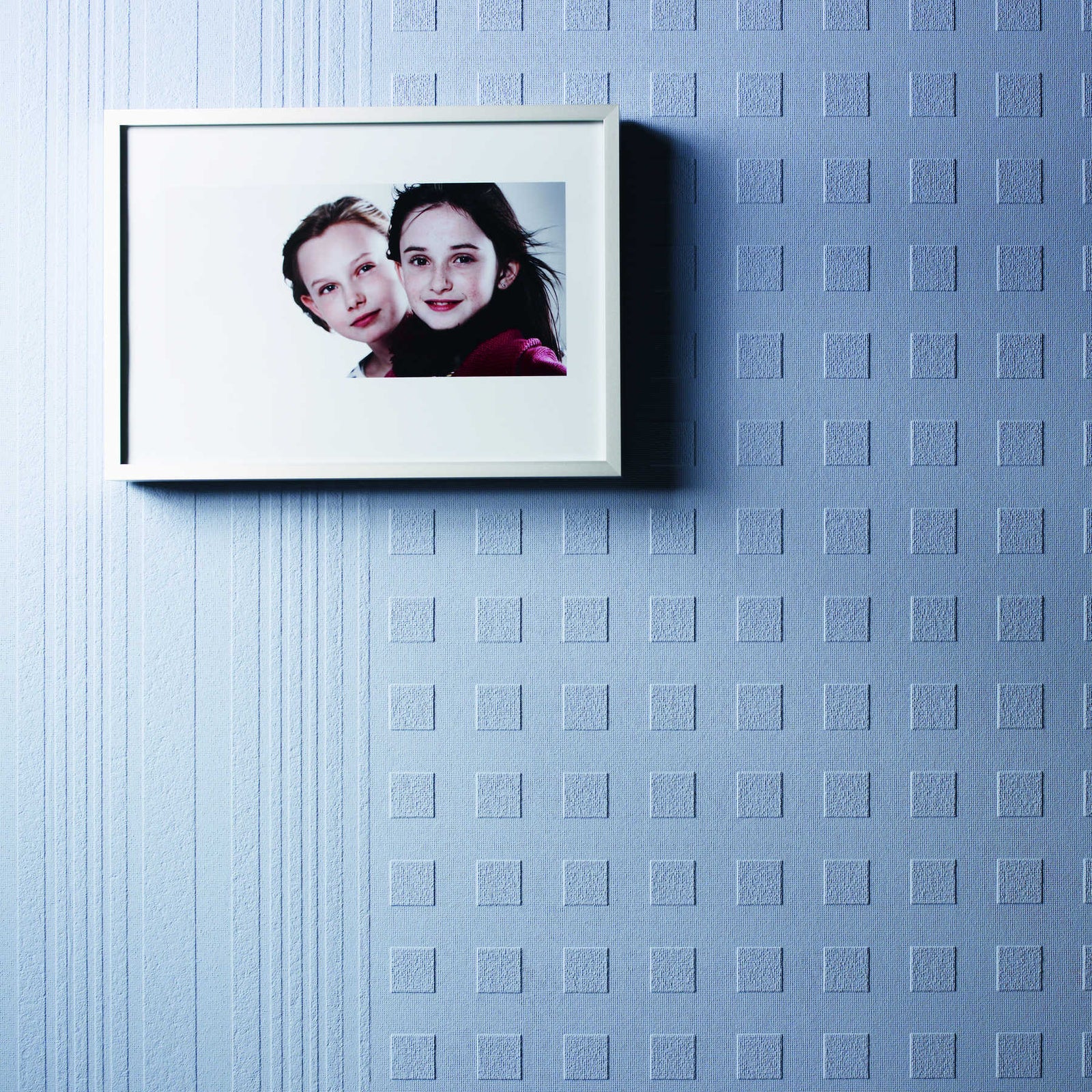 Baltas krāsojamas tapetes ar stīipainu rakstu 571014 (0.53x10m) AS Creation