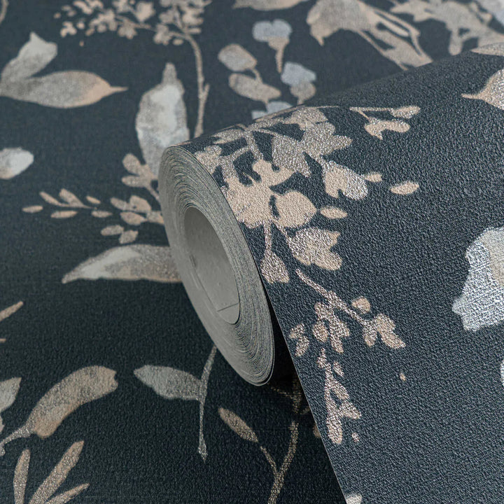 Neaustas tapetes ar vieglu spīdumu un rotaļīgu ziedu rakstu zilā krāsā | 3010127 AS Creation