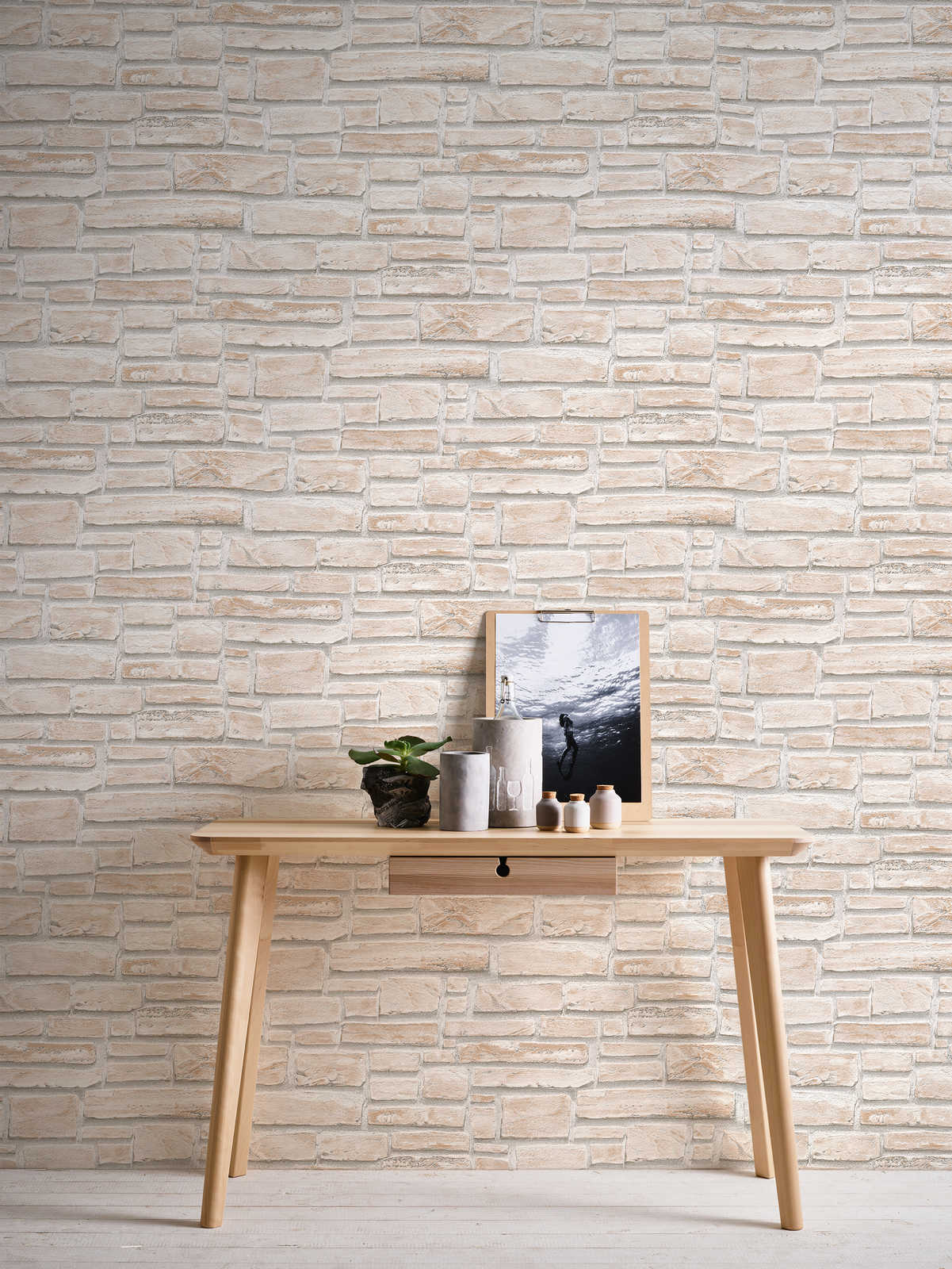 Tapetes ar 3D akmens efektu un gaišu ķieģeļu sienu - bēšas, AS 662125 AS Creation