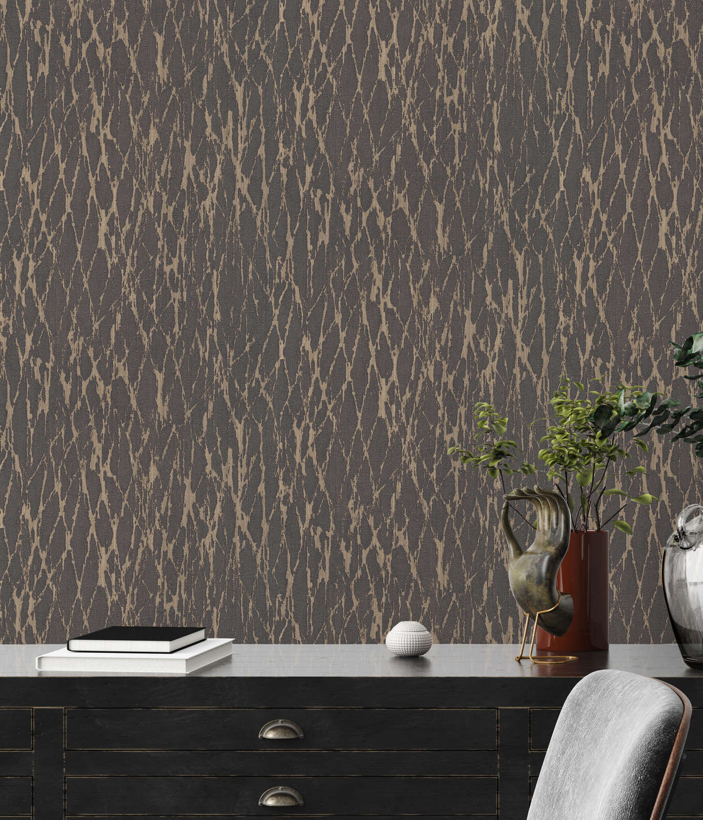 Tapetes ar abstraktu līniju rakstu melnā un bešā krāsā - 395635 AS Creation