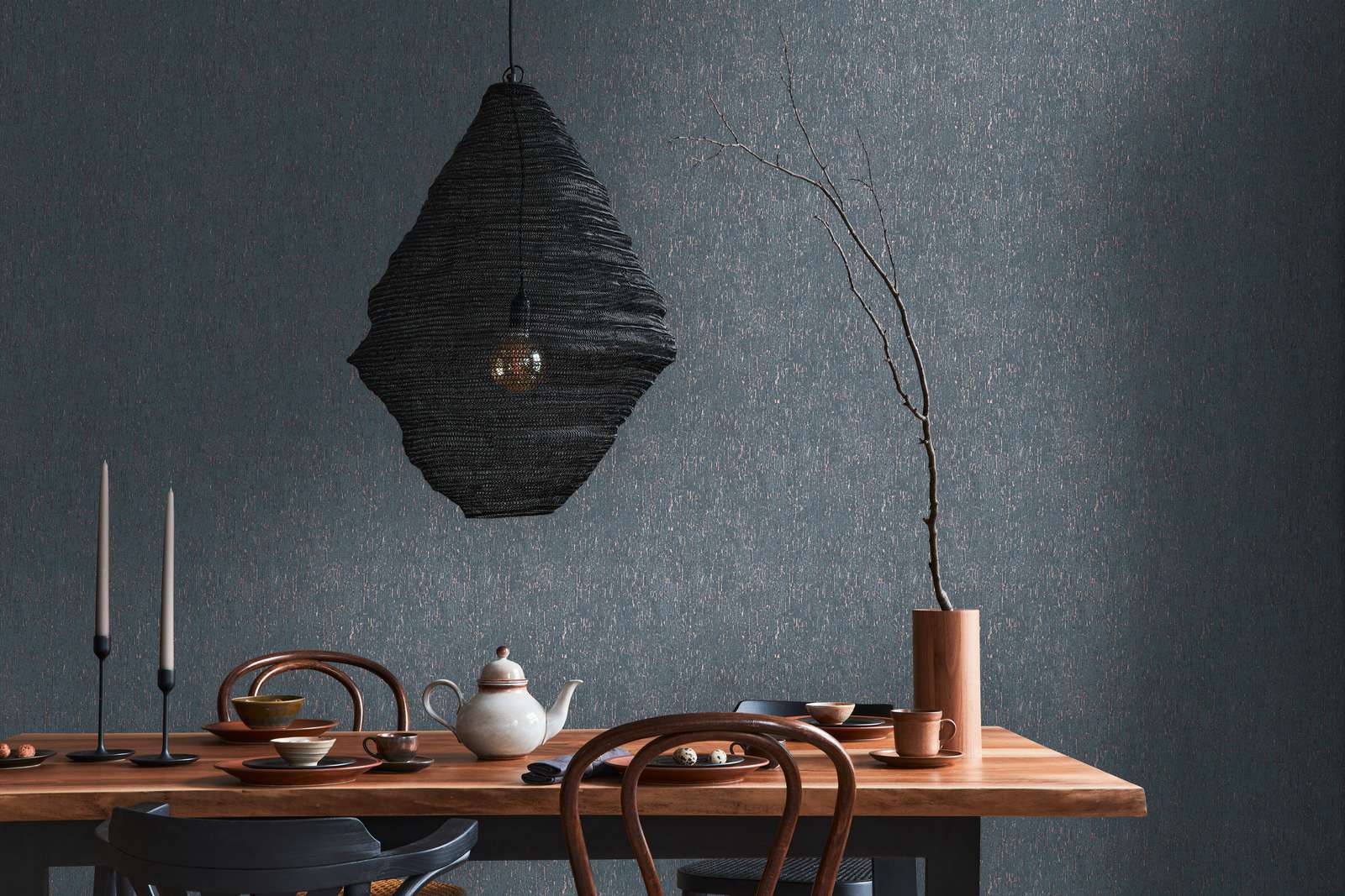 Tapetes ar apmetuma izskatu tumšos toņos ar bronzas akcentiem, 395622 AS Creation