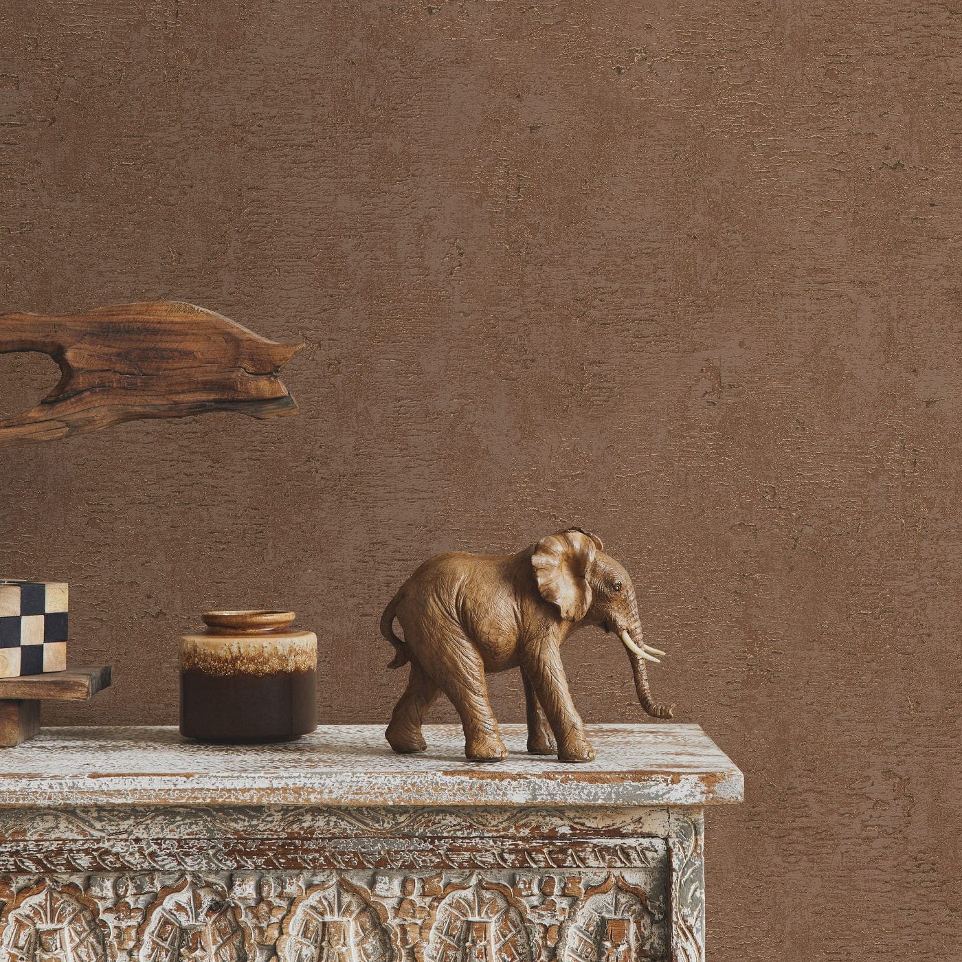 Tapetes ar betona izskatu un nedaudz spīdīgu rakstu, brūnā krāsā - 3754324 Erismann