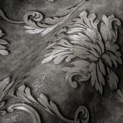 Tapetes ar klasisku ziedu ornamentu tumši pelēkā krāsā, 1171201 AS Creation