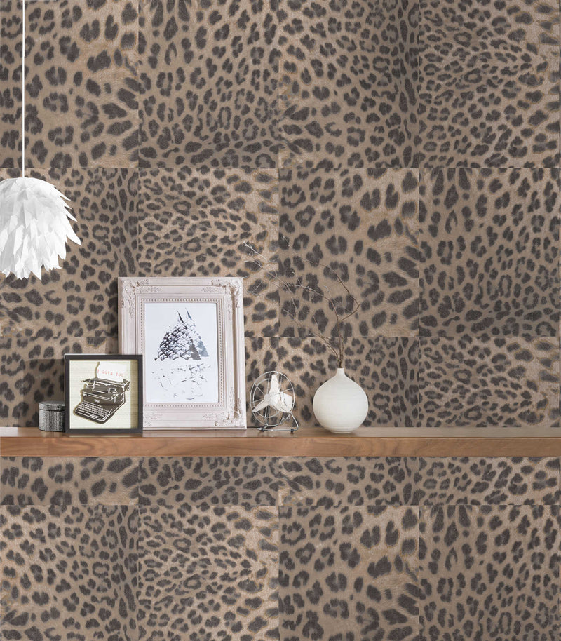 Tapetes ar leoparda rakstu bēšā krāsā, AS Creation 1360321 AS Creation