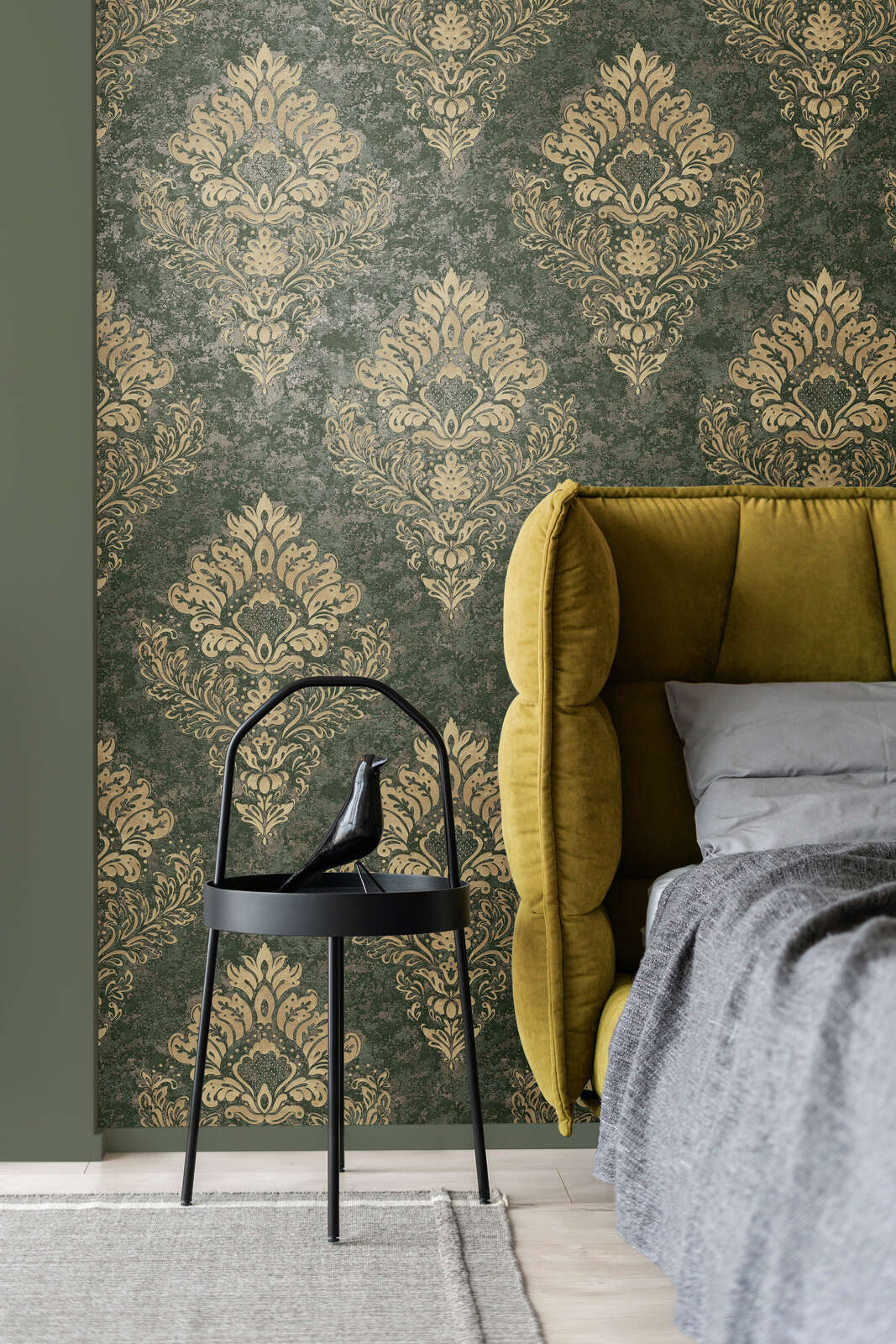 Tapetes ar ornamentiem zaļā un zeltā krāsā - 379011, atlikums: 2 ruļļi AS Creation