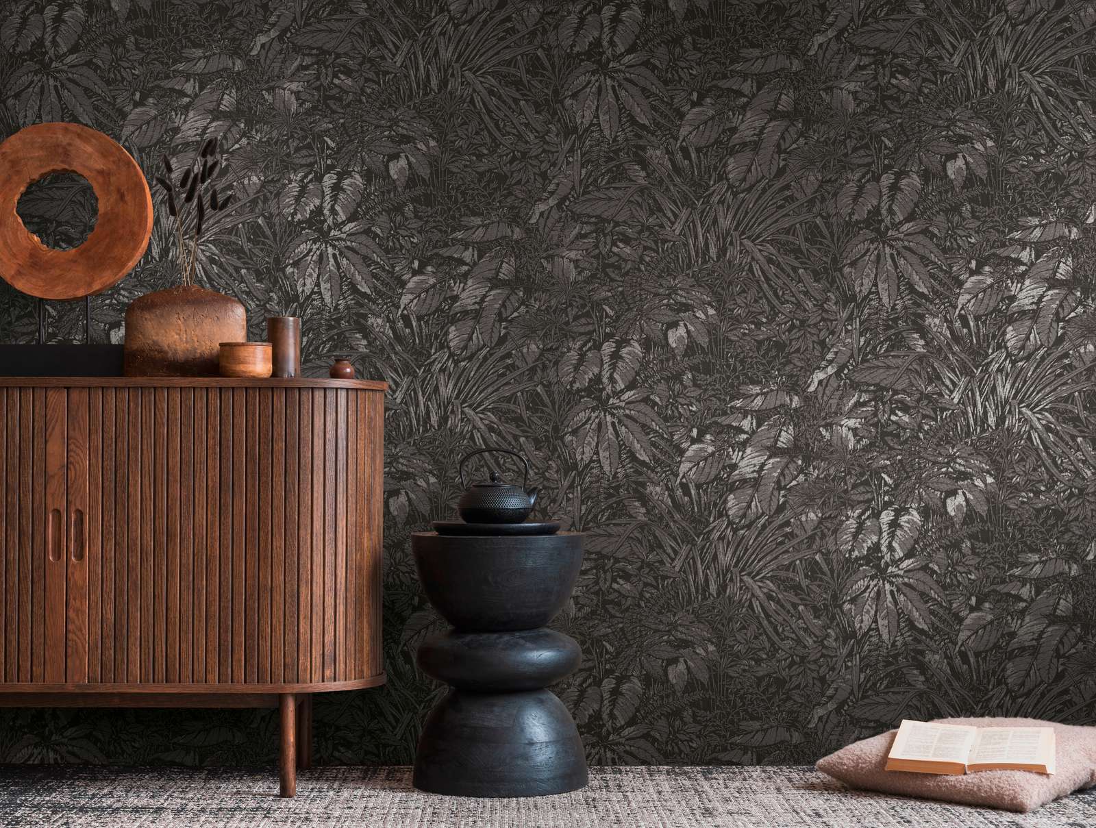 Tapetes viesistabai ar palmu lapu rakstu melnā krāsā, 395606 AS Creation