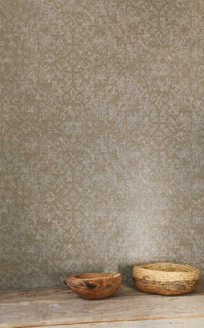 Tapetes ar persiešu paklāja ornamentu pelēki brūna krāsā, 1360275 AS Creation