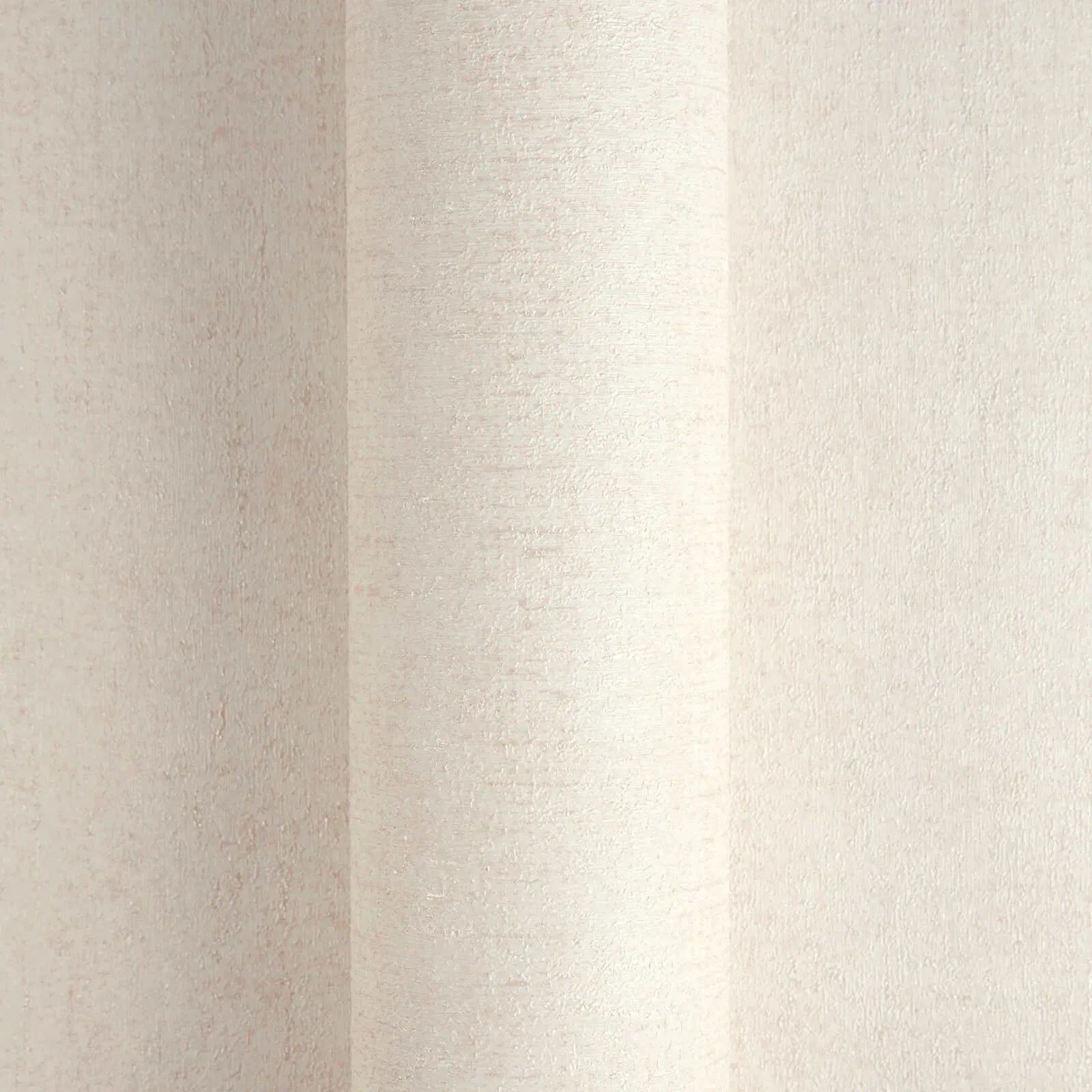 Tuvplāns: krēmkrāsas tapetes ar teksturētu apdari un skaidru faktūru. SKU: 3012714, AS Creation.