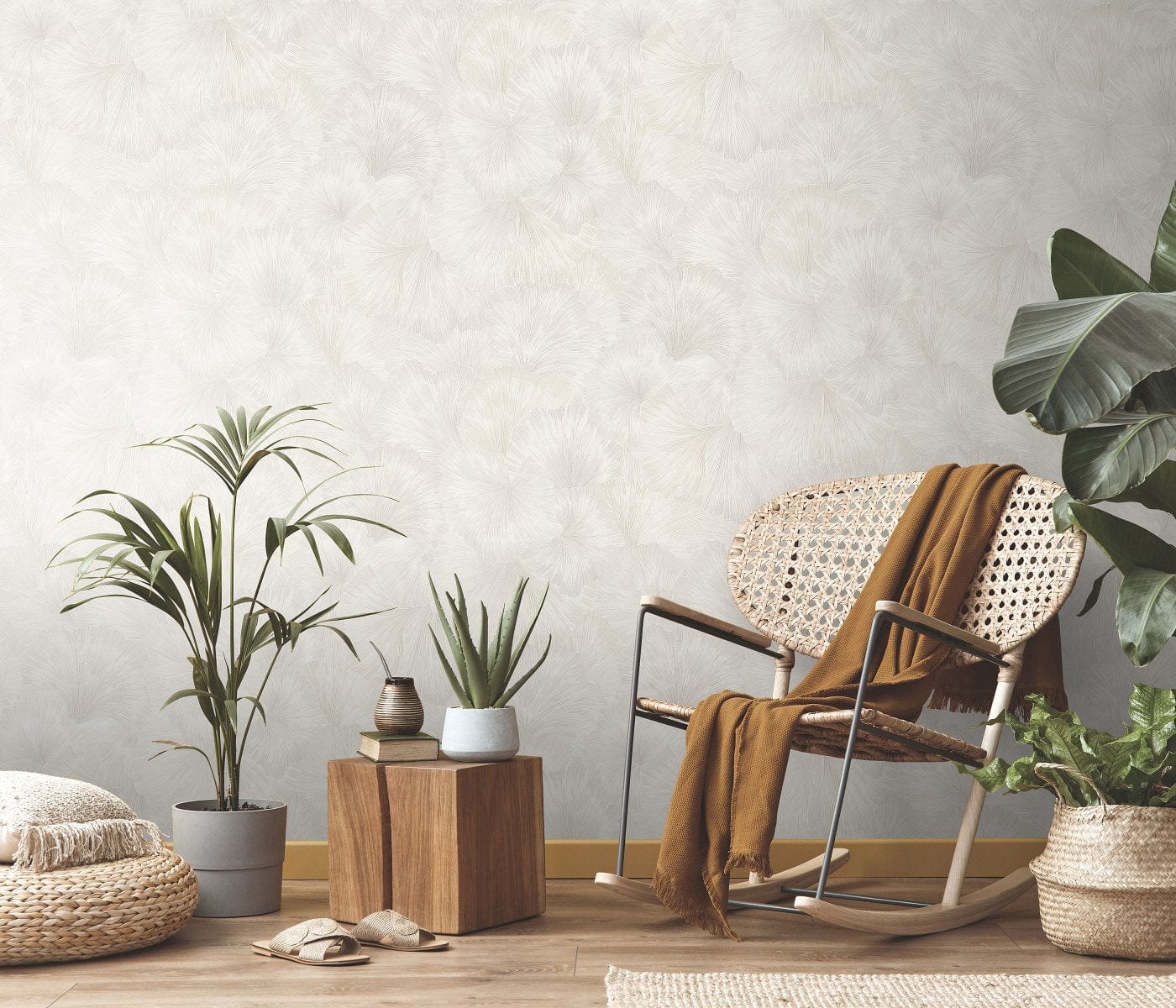 Tapetes Erismann - maigi savijušās lapas krēmkrāsā, 1037326 Erismann