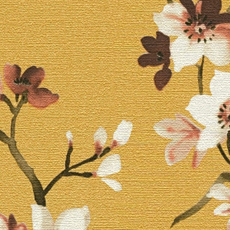 Tapetes sinepju dzeltenā krāsā ar ziedu zariem, 1360261 AS Creation