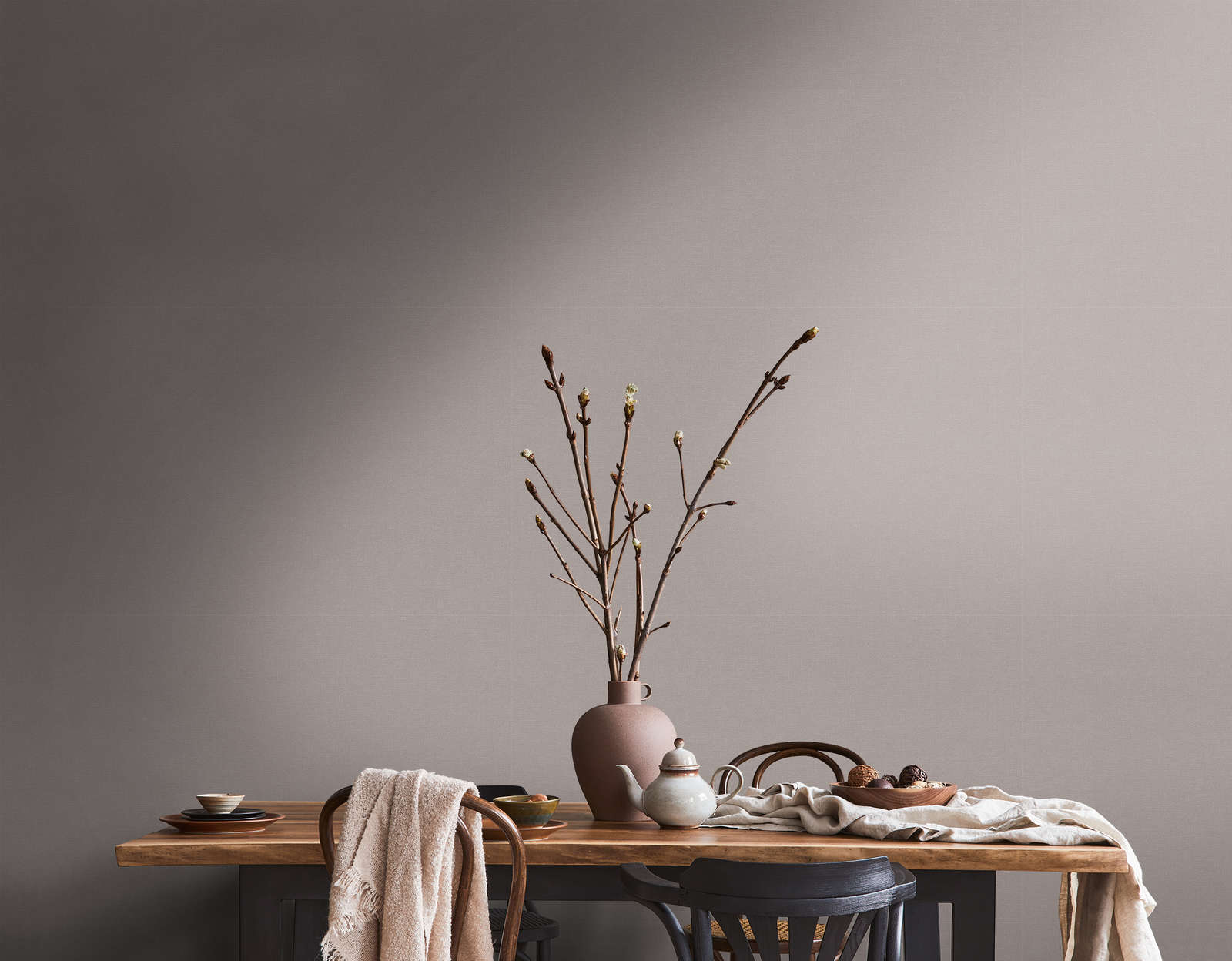 Vienkrāsainas matētas tapetes ar tekstūru pelēkos toņos - 1376734 AS Creation